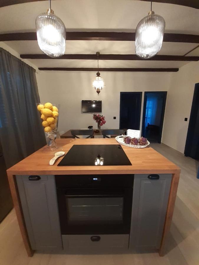 Apartments Dile Sukošan Екстериор снимка