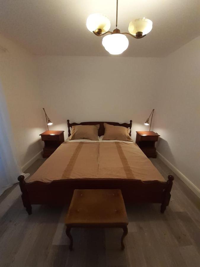 Apartments Dile Sukošan Екстериор снимка