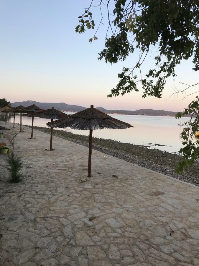 Apartments Dile Sukošan Екстериор снимка